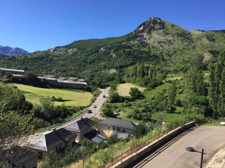 Casa Sendacomodidad Y Descanso Sallent de Gállego Exterior foto